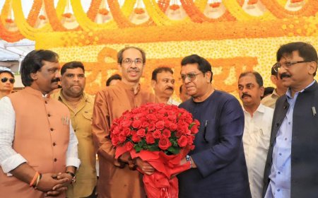 महापालिका चुनावों की तैयारी में उद्धव ठाकरे का बड़ा दांव: “मनसे के फैसले पर रखी पैनी नजर