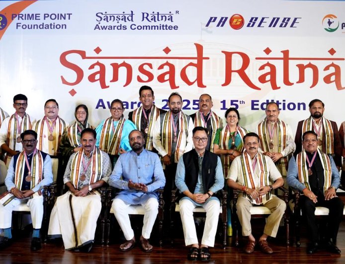 संसद रत्न पुरस्कार 2025: रवि किशन, सुप्रिया सुले, नरेश म्हस्के सहित 17 सांसद सम्मानित
