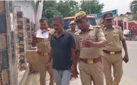 गाज़ीपुर ट्रिपल मर्डर केस: माता-पिता और बहन की हत्या करने वाला बेटा गिरफ्तार