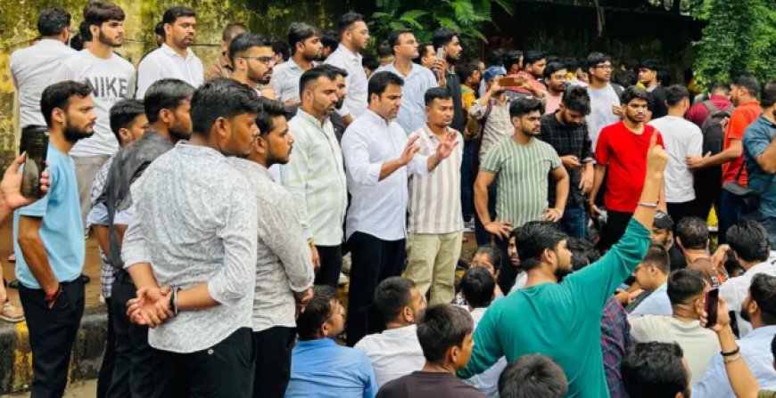 SSC परीक्षा में गड़बड़ियों को लेकर देशभर में विरोध, दिल्ली के जंतर-मंतर पर छात्रों और शिक्षकों का प्रदर्शन