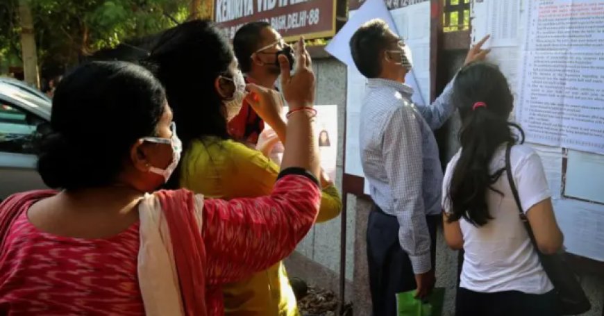 SSC परीक्षा में गड़बड़ियों को लेकर देशभर में विरोध, दिल्ली के जंतर-मंतर पर छात्रों और शिक्षकों का प्रदर्शन