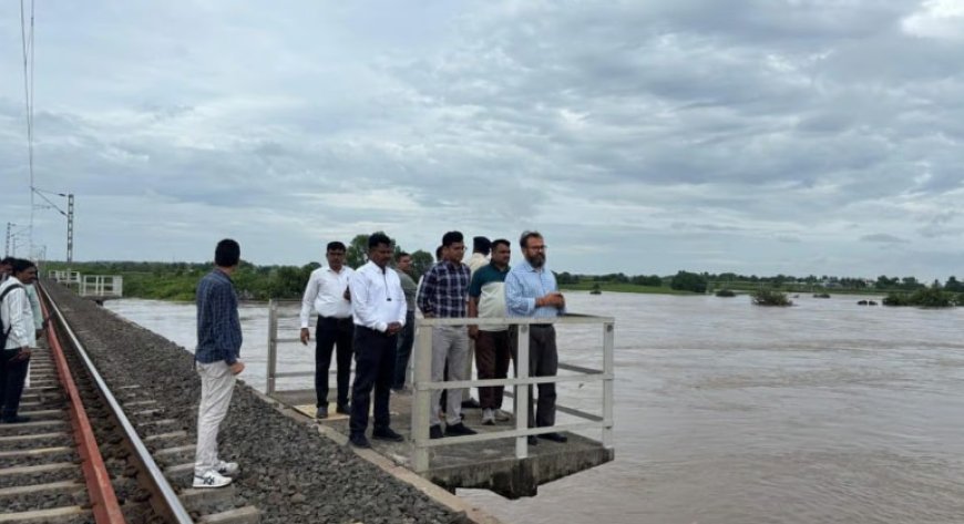 भारी बारिश और बाढ़ जैसी स्थिति में सोलापुर मंडल रेलवे ने यात्रियों की सुरक्षा और सुविधा के लिए उठाए अहम कदम