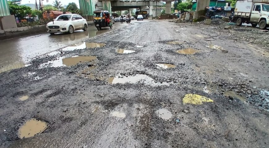 घोड़बंदर रोड की दुर्दशा पर ठाणे के नागरिकों का फूटा गुस्सा — 18 मौतों के बाद थाने पुलिस स्टेशन में सौंपा ज्ञापन!  ठाणे :