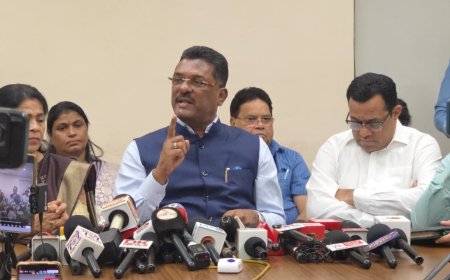 व्यापारिक स्वार्थ के लिए हटाया जा रहा शिवाजी महाराज का पुतला?” — प्रताप सरनाईक का बड़ा आरोप