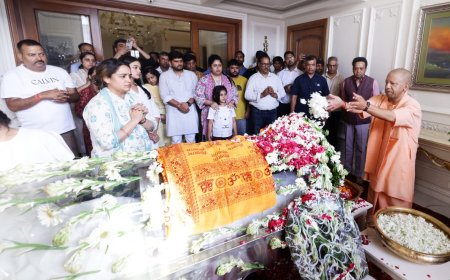 अपर्णा यादव के घर पहुंचे मुख्यमंत्री योगी, प्रतीक यादव के निधन पर जताया शोक