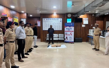 CPR Training Conducted at Kashigaon Police Station Amid Rising Heatwave Concerns