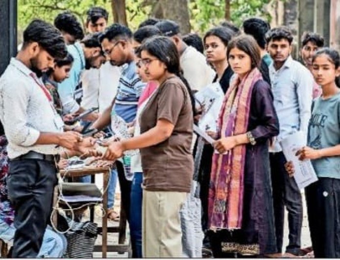 NEET-UG पेपर लीक की आशंका से देशभर में हड़कंप   राजस्थान में गड़बड़ी के दावे के बाद जांच तेज, एनटीए ने कहा — एजेंसियों के साथ पूरा सहयोग