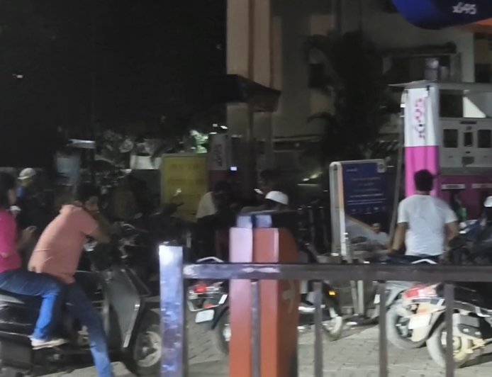 Technical Glitch at Indian Petrol Pump Near SK Stone Causes Long Vehicle Queues in Mira Road