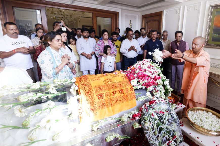 अपर्णा यादव के घर पहुंचे मुख्यमंत्री योगी, प्रतीक यादव के निधन पर जताया शोक