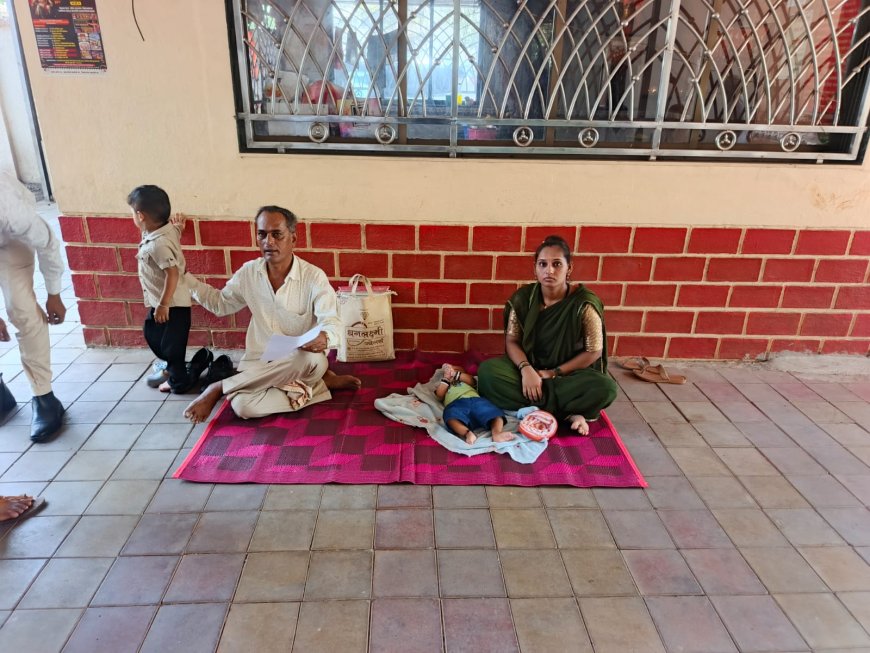 भायंदर पश्चिम पुलिस स्टेशन के बाहर पीड़ित परिवार का धरना; छोटे बच्चों संग तपती धूप में न्याय की गुहार