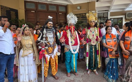 पानी संकट पर मनसे का अनोखा आंदोलन, भगवानों को लेकर पहुंची महानगरपालिका