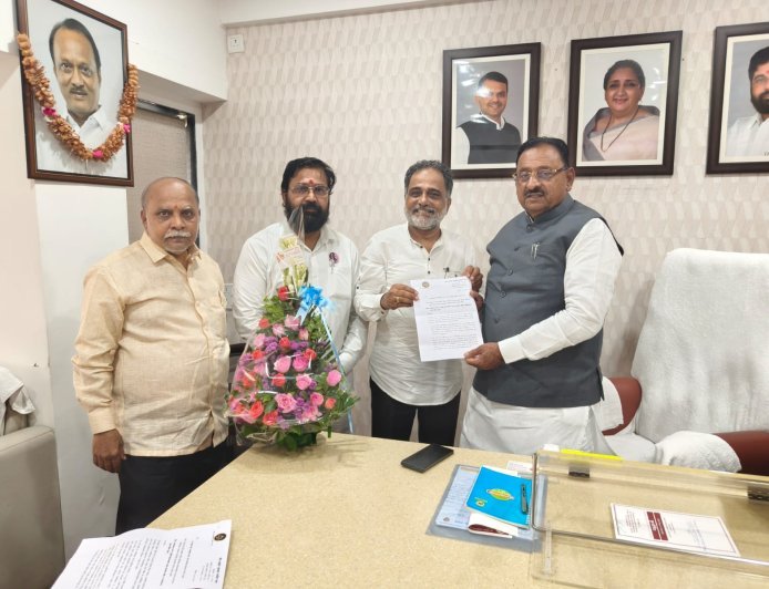 सहकार मंत्री से मिला प्रतिनिधिमंडल, लंबित मुद्दों पर सौंपा ज्ञापन; मराठी में कार्यवाही और बायोमेट्रिक व्यवस्था की मांग