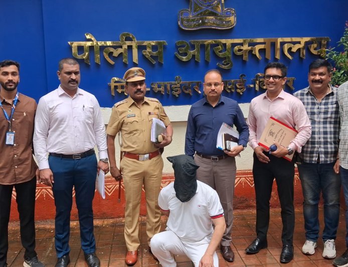 मीरा-भाईंदर में वांछित आरोपी अख्तर मर्चेंट गिरफ्तार, दिल्ली एयरपोर्ट से काशीमीरा पुलिस ने दबोचा