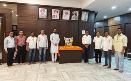 प्रबोधनकार ठाकरे की जयंती पर मीरा-भाईंदर महानगरपालिका में श्रद्धांजलि अर्पित