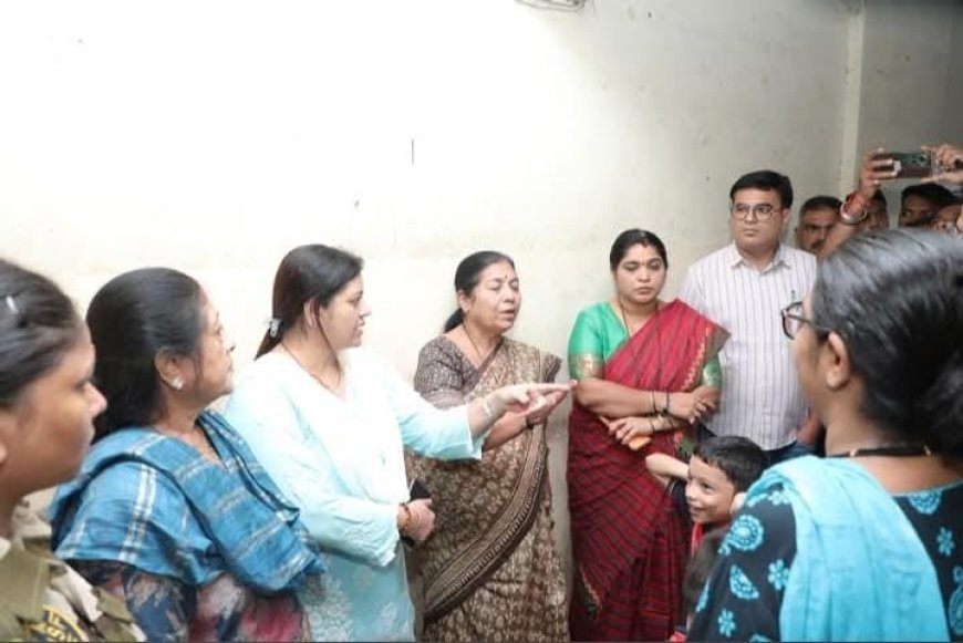एमएमआरडीए की R-1 ट्रांजिट बिल्डिंग का महापौर और विधायक मनीषा चौधरी ने किया निरीक्षण, रहवासियों की समस्याएं सुनींmmrda-r1-transit-building-inspection-residents-problems-mira-bhayandar
