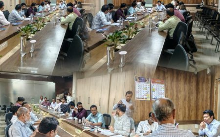 मीरा-भाईंदर में परिवहन सेवा को हाईटेक बनाने की तैयारी, पत्रकारों को मुफ्त बस सेवा देने पर भी चर्चा